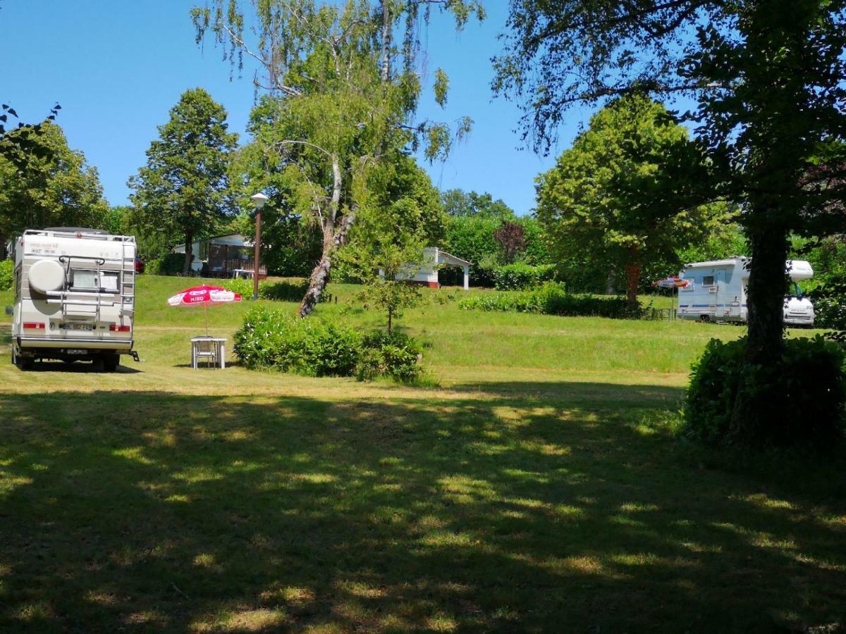 Camping De Ladignac Le Long Bel Air Ngoại thất bức ảnh